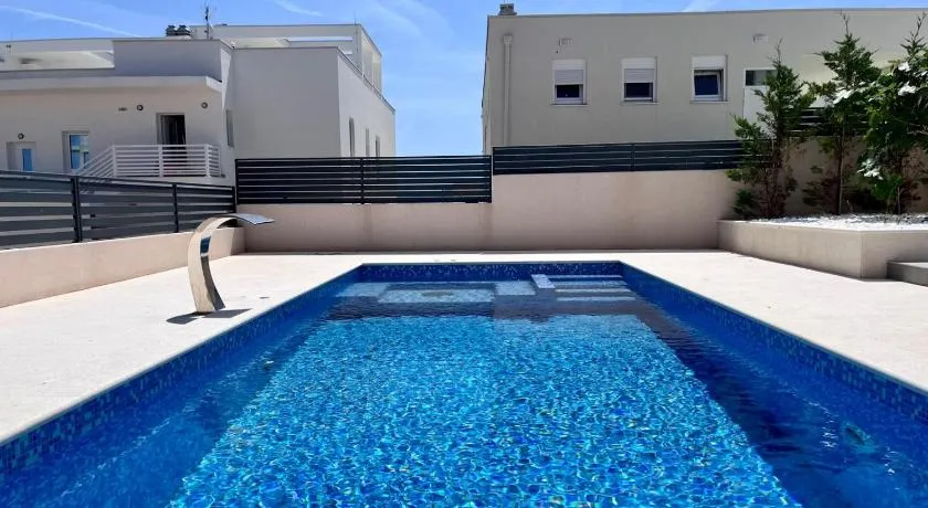 Serenity Residence with Sea view - Image 1