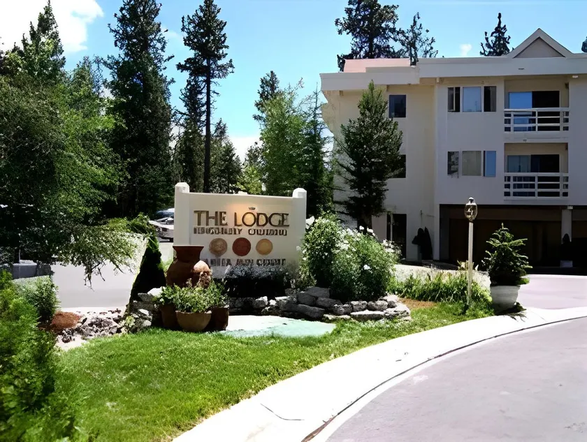 Lodge at Kingsbury Crossing - Image 1