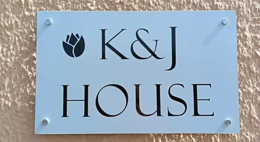 K&J House - Image 1
