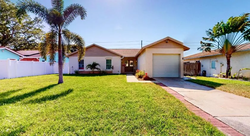 Largo Beach Retreat - Image 1