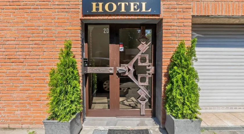 Meta Hotel - Image 1
