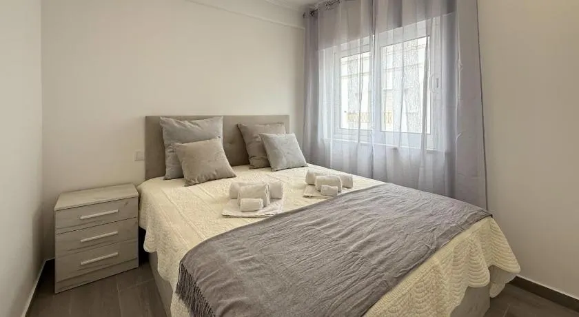 Apartamento T1 Armacao de Pera 350mt da Praia 2D - Image 1