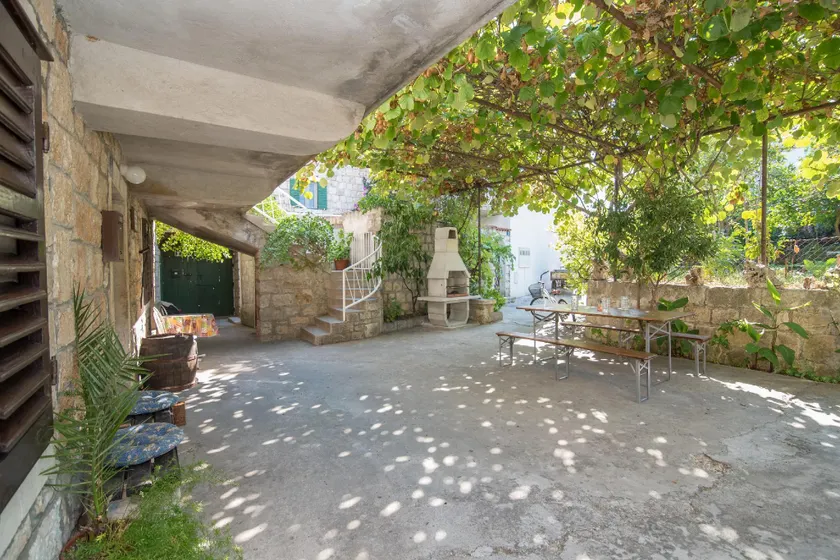 Apartments Dvori - Image 1