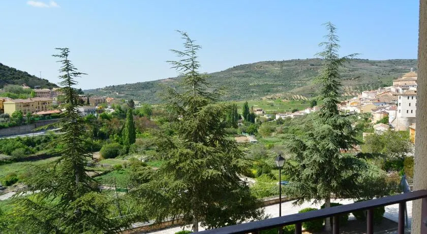 Hotel Mayno - Image 1