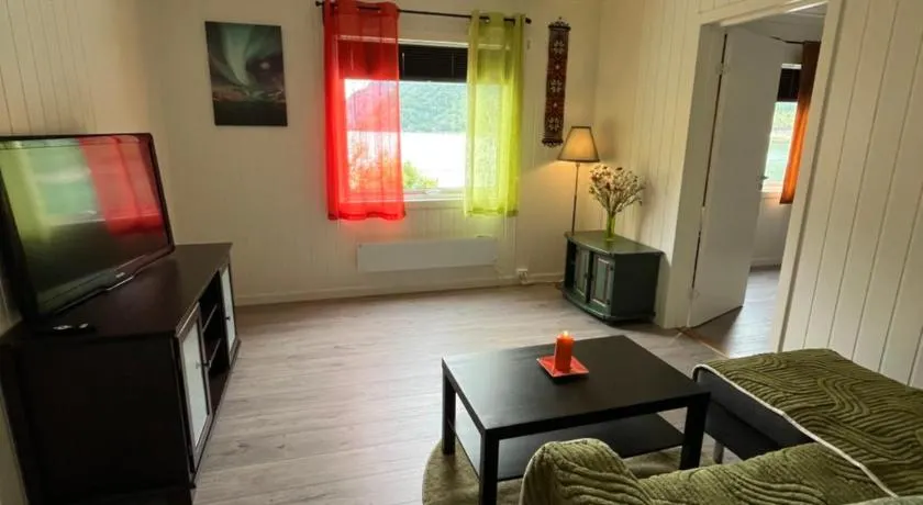 Green apartment - Image 1