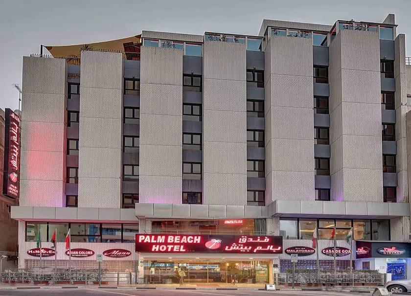 Palm Beach Hotel - Image 1