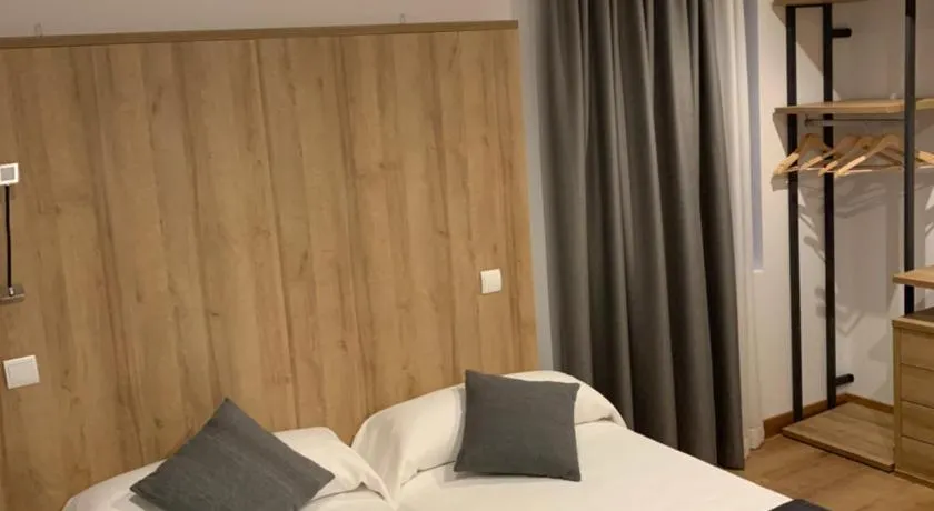 hotel la trainera - Image 1