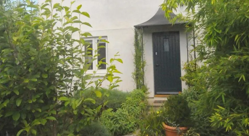 Mulberry cottage - Image 1