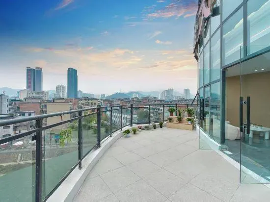 Li Cheng Hotel - Image 1