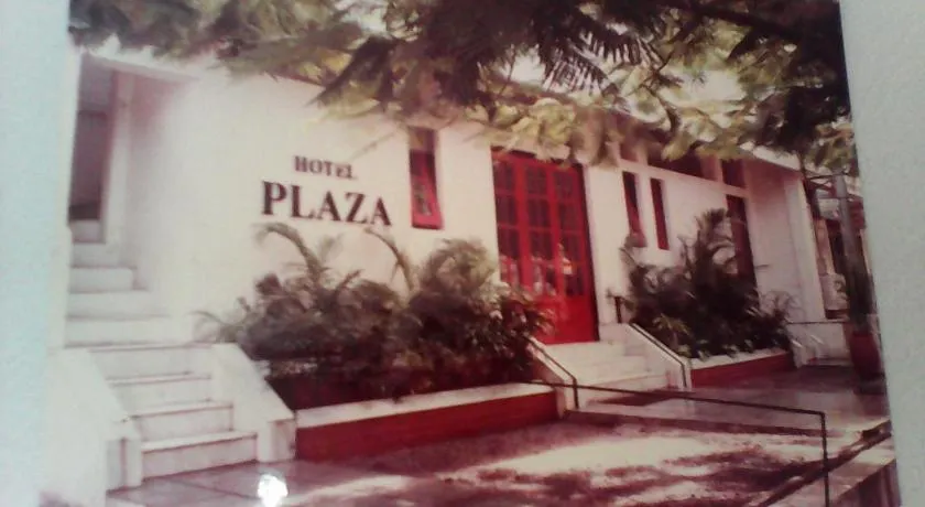 Hotel Plaza - Image 1