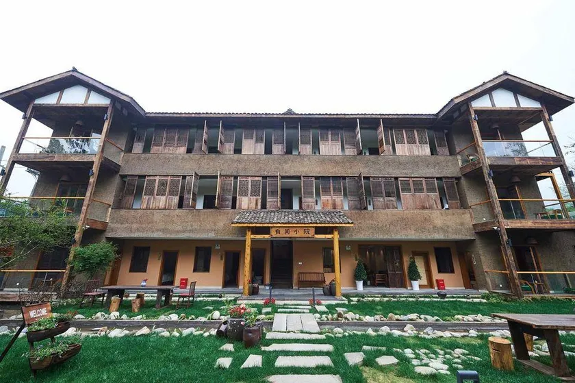 Youjian Xiaoyuan Hot Spring Hostel - Image 1