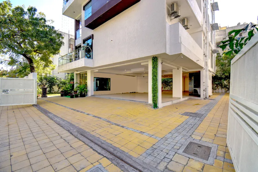 Elite Homes - Image 1