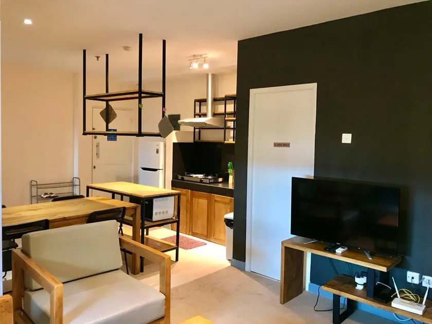Queen Victoria Apartment Batam - Image 1