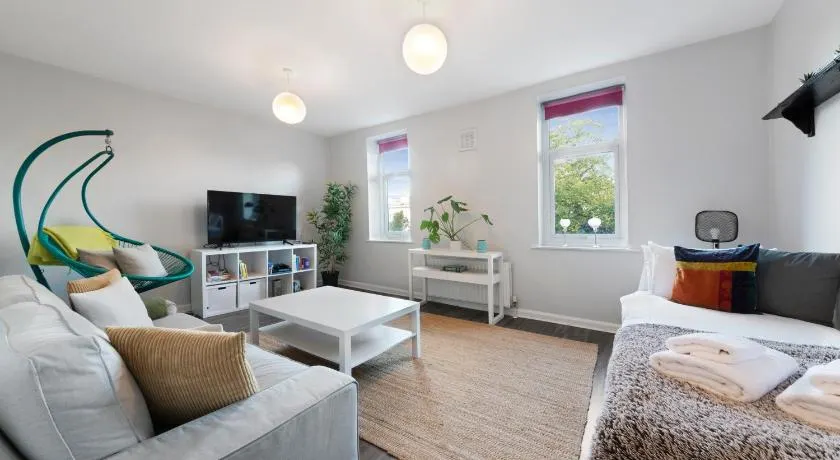 Two Bedroom Duplex in Angel HIgh Street - Image 1