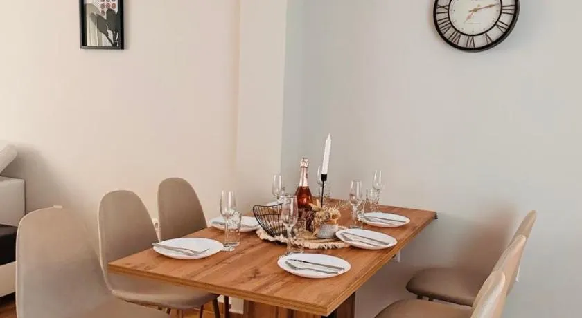Goldy central beach apartment with private garden Burgas - Image 1