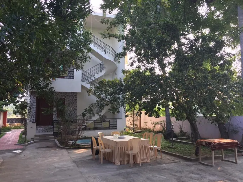 Living Edge Residency - Laps of Luxury - Image 1