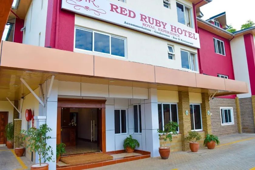 Red Ruby Hotel - Image 1