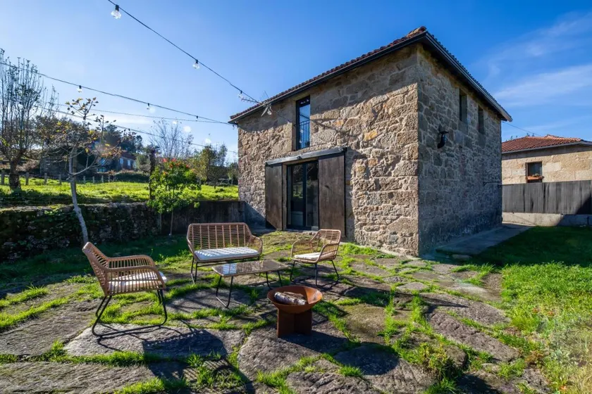 Casa de piedra en naturaleza ideal para relajarse aventura o trabajar - Image 1