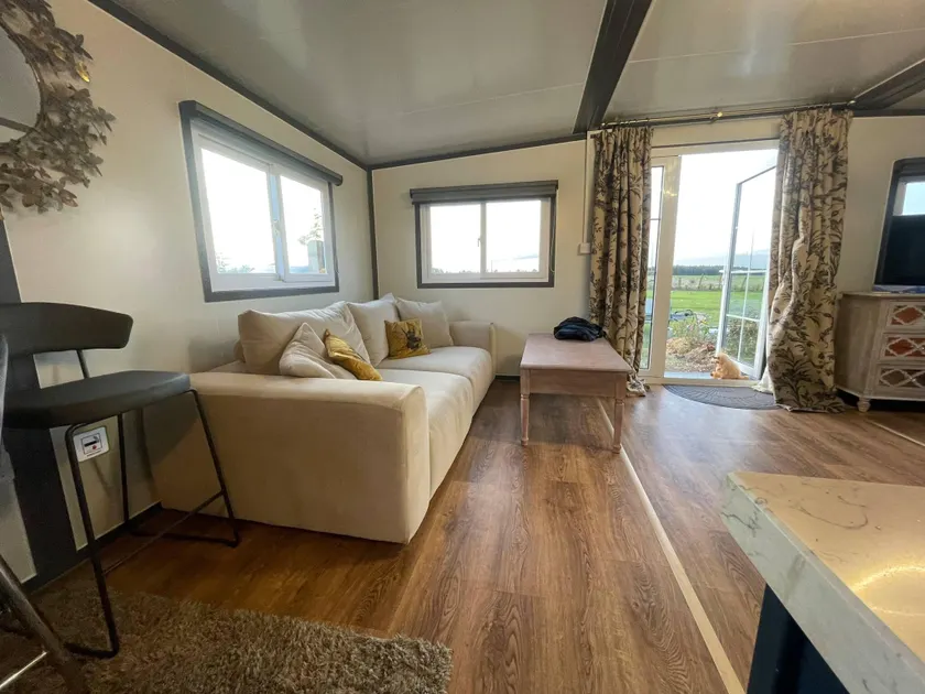 Stunning birch tree Lodge - Image 1