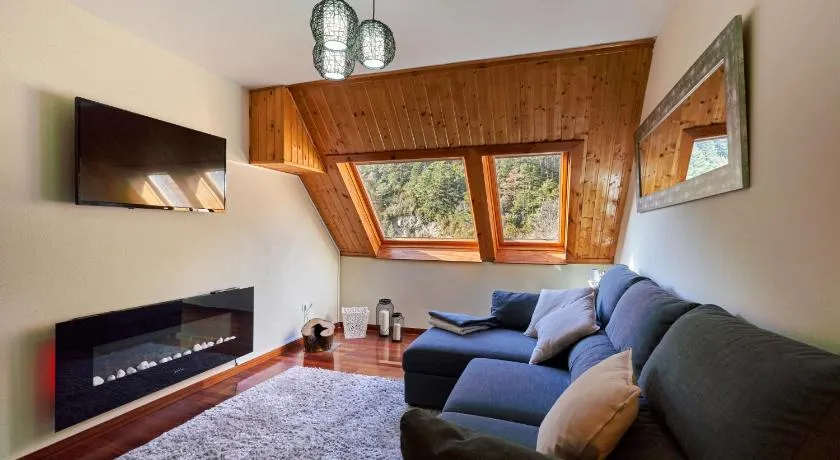 Magnífico Ático Duplex con vistas a la montaña - Image 1