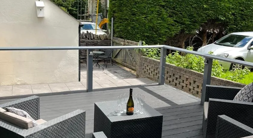 4-6 Guests in centre location with stunning views - Image 1