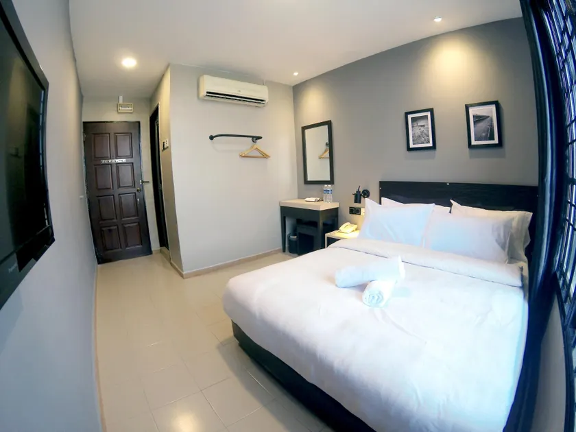 JV Hotel @ Simpang Ampat - Image 1