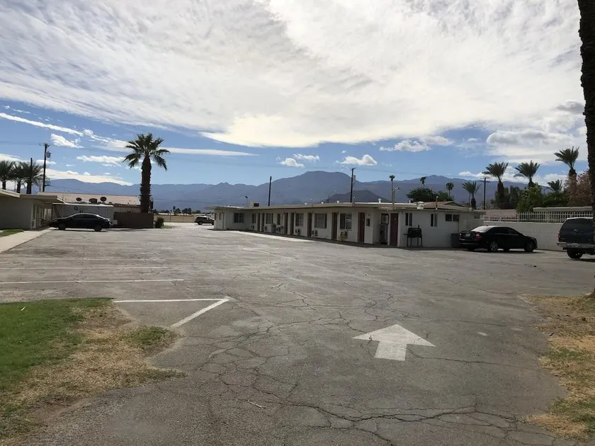 Western Sands Motel - Image 1