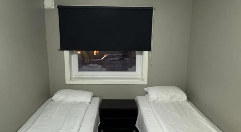 Ålesund room with shared shower - Image 1