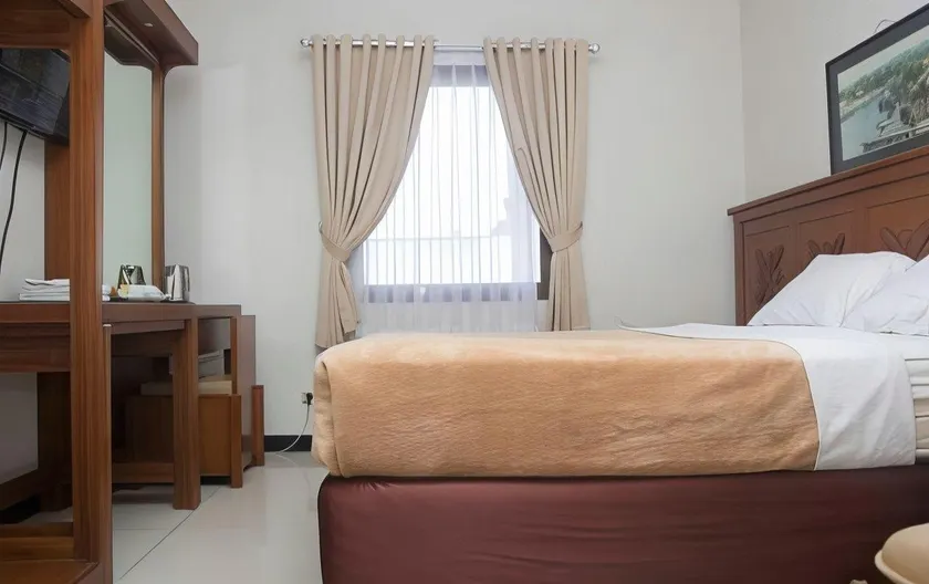 Bukit Dago Hotel - Image 1