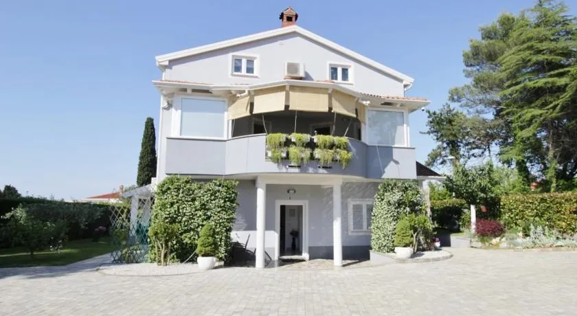 Apartments Titonel - Image 1