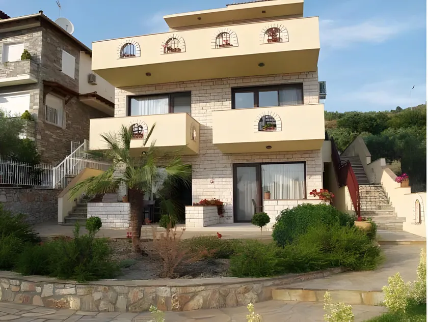 Seydnaya Apartments & Studios - Image 1