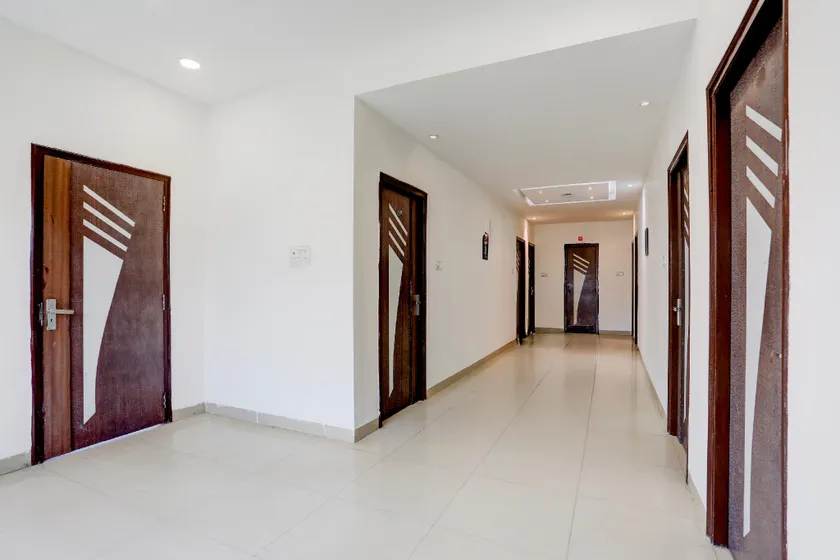 Hotel O La Banian Hotel & Restaurant - Image 1