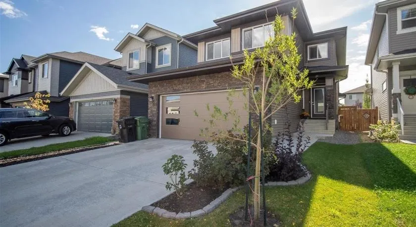 Modern Private 2BR Suite Near Edmonton Airport - Image 1