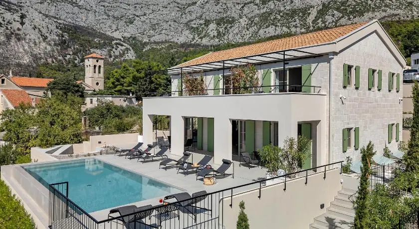Villa Laurante - Image 1