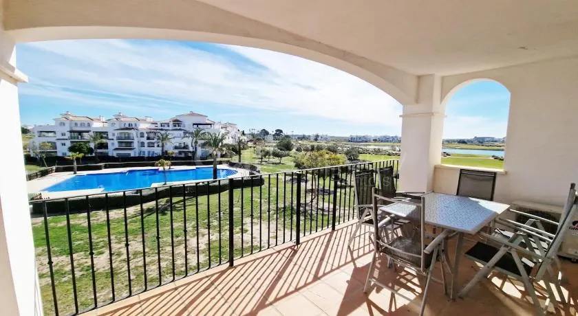 A charming and well-appointed, 2 Bedroom Apartment - Image 1