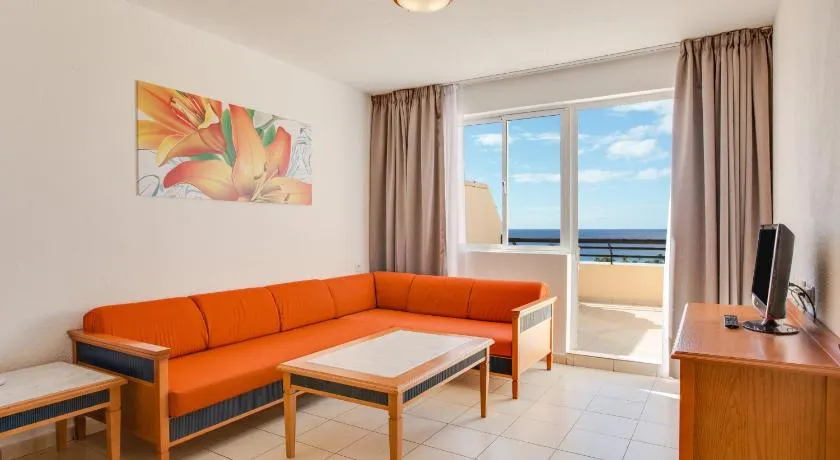 Palm Garden with sea views to the pools and beach - Image 1