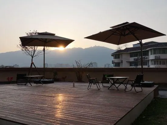 Ming Lu Hotel - Image 1