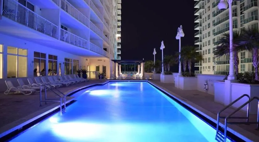 Modern and Luxurious Brickell Studio - Image 1