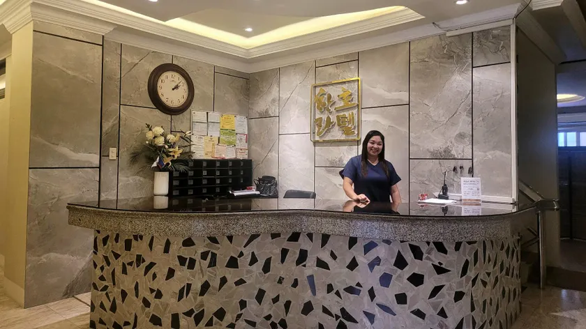Halla hotel - Image 1
