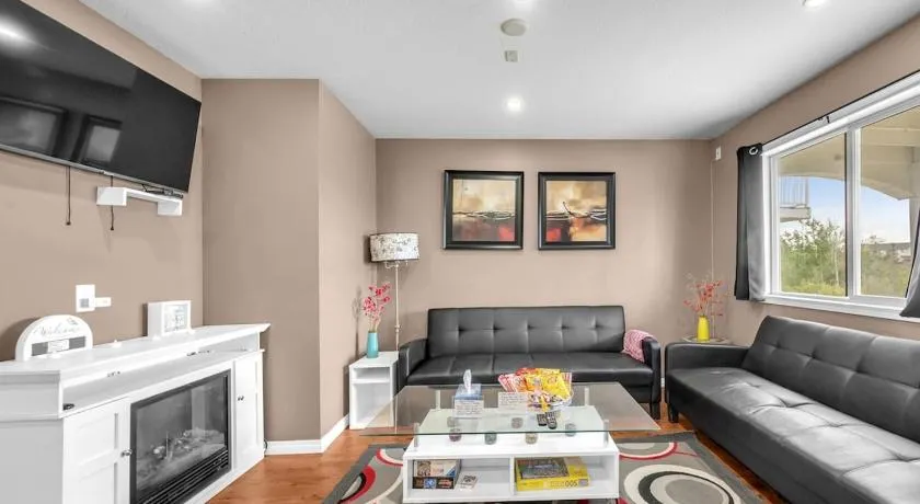 52-3 Bed Suite On Lake Central Ac By Airport - Image 1