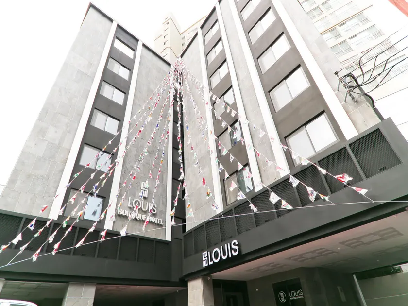 Louis Hotel - Image 1