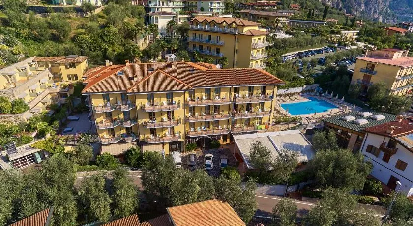 Hotel Florida - Image 1