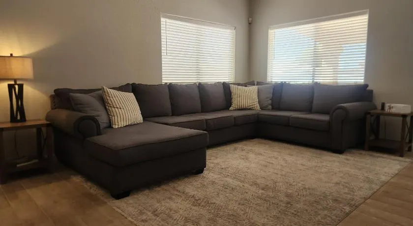 Paradise home with king bed & room for the family - Image 1
