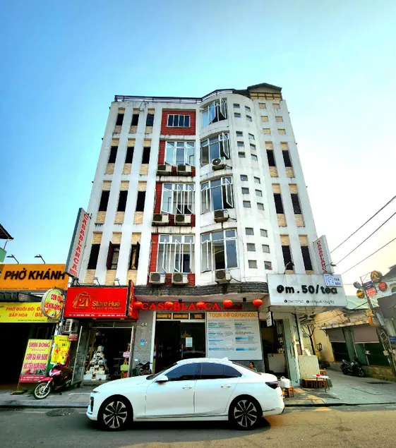 Casablanca Hotel - Image 1