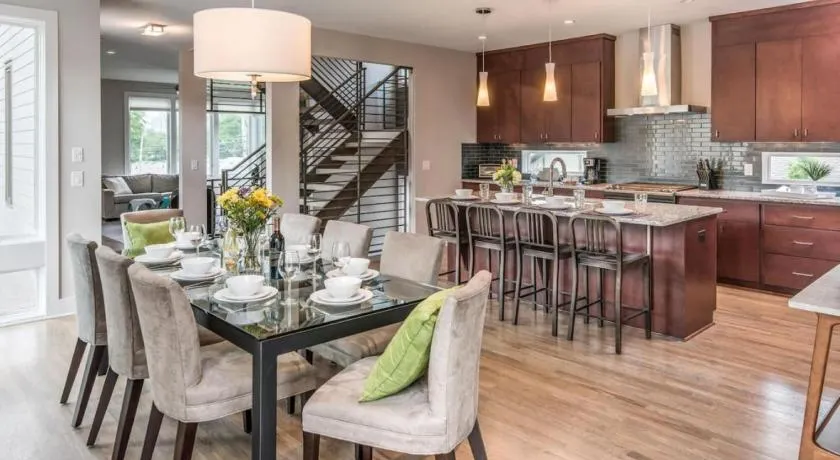 Great Location, Large Home - Roof Deck, Walk to Ni - Image 1