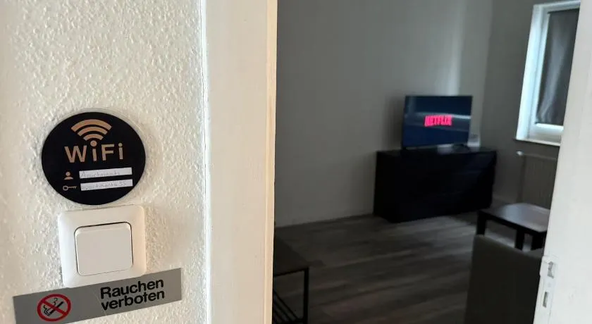 Lavins Apartments Küche Bad Balkon Wlan TV - Image 1