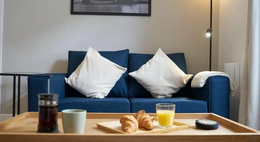 Gloucester Apartments by Kahuna Stays, Ideal for Students, Contractors, Professionals & Visitors - Image 1