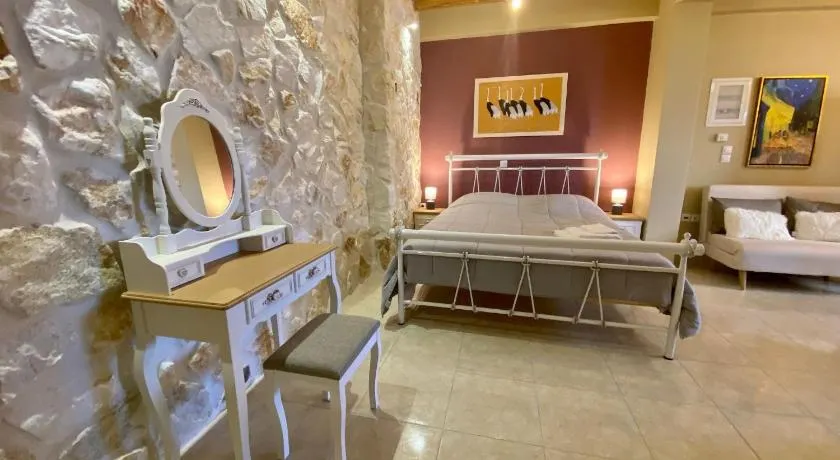 Panoraias Luxury Suite Kyparissia - Image 1