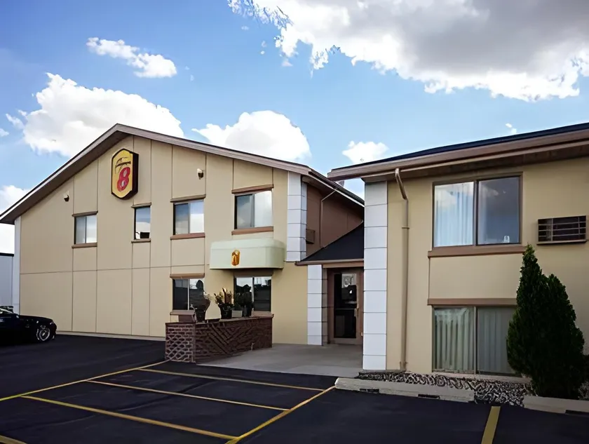 Super 8 by Wyndham Marshall MN - Image 1