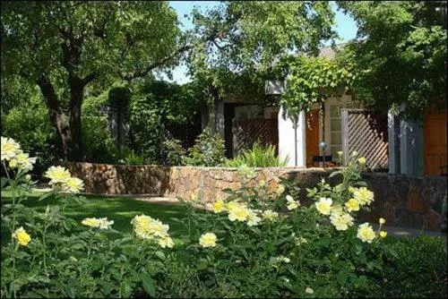 Petit Logis Inn - Image 1